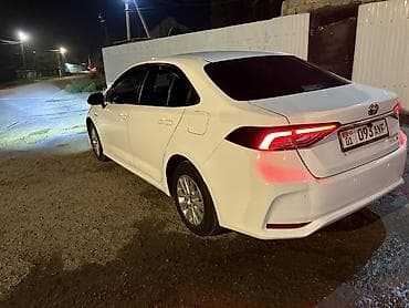 Продажа авто: Toyota Corolla: 2019 г., 1.8 л, Вариатор, Гибрид, Седан — 4
