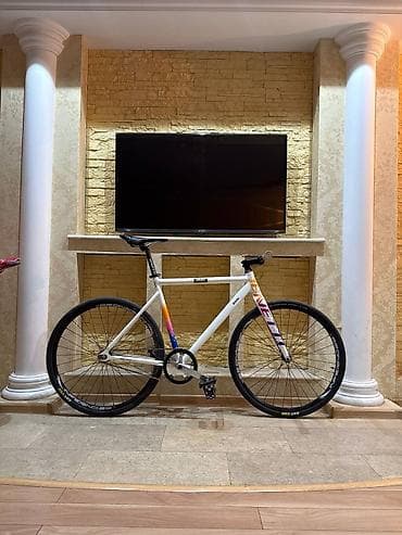 six flags: Городской велосипед, Рама M (156 - 178 см), Б/у — 1