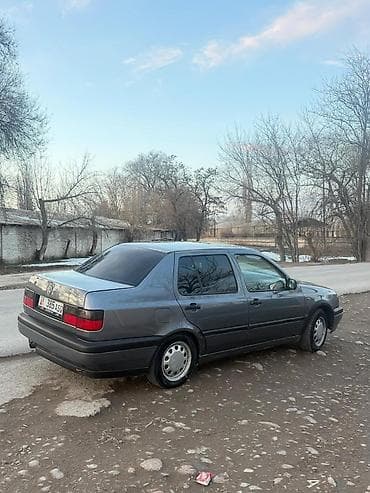 бишкек скутер: Volkswagen Vento: 1996 г., Механика, Бензин, Седан — 2