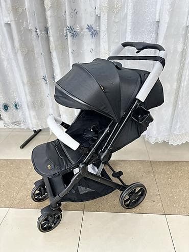 Прогулочная коляска-трость (черная) - Легкая складная рама