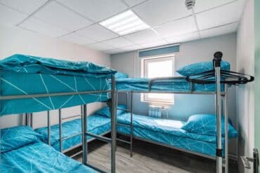 найти работу с проживанием: Вакансии на складах (вахтовый метод) Открыты позиции: - Комплектовщик — 3