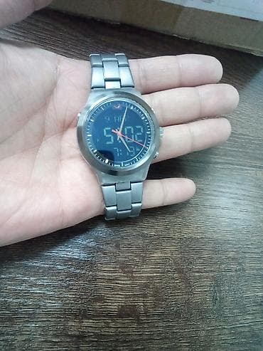 Гибридные наручные часы с аналоговым и цифровым отображением at lalafo.kg Гибридные наручные часы с аналоговым и цифровым отображением