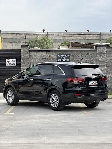 small car: Kia Sorento: 2019 г., 2.4 л, Автомат, Бензин, Минивэн — 4