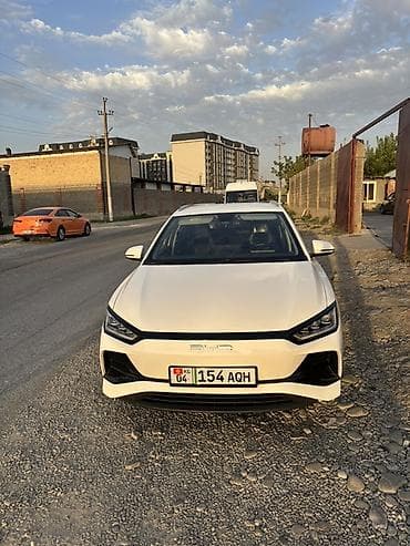 мини электро машына: BYD E2: 2023 г., Автомат, Электромобиль, Кроссовер — 1