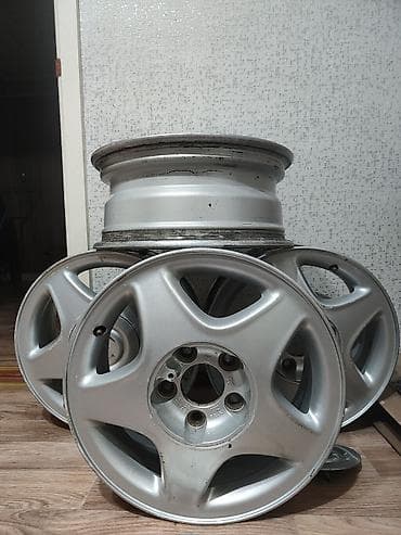 subaru 2000: Диски R 15 Комплект, отверстий - 5, Б/у — 2