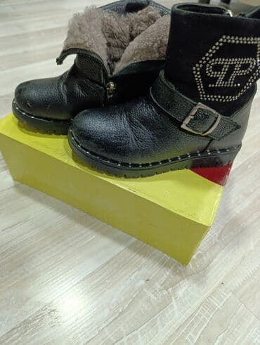 Детская обувь набором. 1) б/у зимние полусапожки: 500cом- размер 26 -