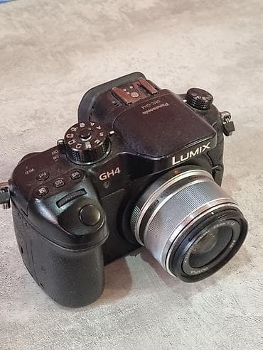 адаптер флешка: Срочно продаю Panasonic GH4 в комплекте объектив 25мм F1.8, 3 батареи — 4