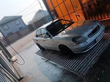 Daewoo Nubira: 2000 г., 1.6 л, Автомат, Седан