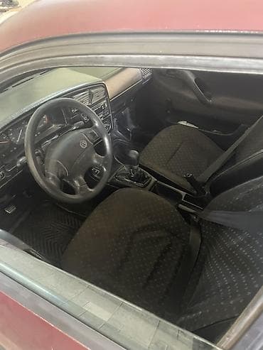 Volkswagen Passat Variant: 1994 г., 1.8 л, Кол менен иштөөчү, Бензин, Универсал — 3