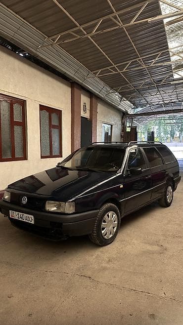 Volkswagen Passat: 1989 г., 1.8 л, Механика, Бензин, Универсал