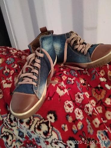 Спортивная обувь, удобные