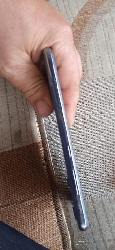 cat s22: Samsung Galaxy A32 — 3