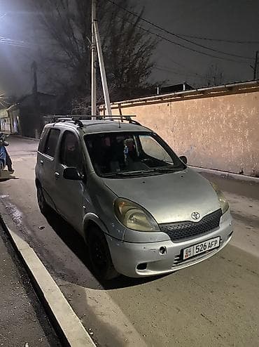 coroll: Toyota ist: 2003 г., Автомат, Бензин, Хэтчбэк — 5