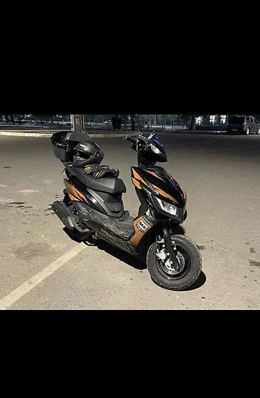 motor cycle: Тип скутера 125 куб. см, Бензин — 4