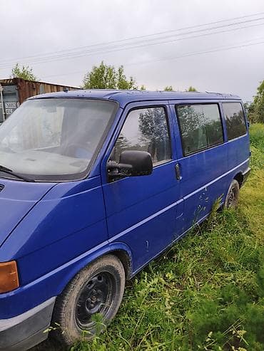 автодом на колесах аренда: Фургон/микроавтобус синего цвета (длинная база, кузов типа «вагон») — 3