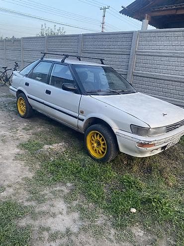 Toyota Corolla: 1987 г., 1.6 л, Механика, Бензин, Хэтчбэк