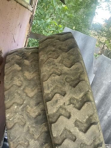 Шины: Есть 8 штук Шины для внедорожной/грузовой. техники - Тип — 2