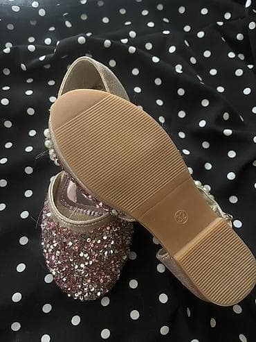 детская обувь для девочек: Детские нарядные балетки для девочки, новые, не одевались - Размер — 2