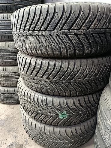 Шины 215 / 60 / R 16, Всесезонная, Б/у, Комплект, Легковые, Италия, GoodYear