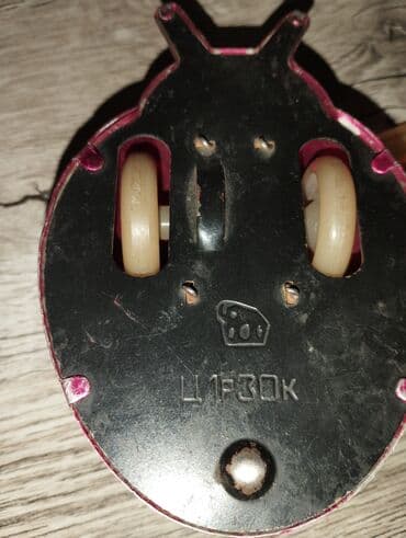 развивающая божья коровка: Забавная игрушка в виде божьей коровки. Корпус выполнен из красного — 1