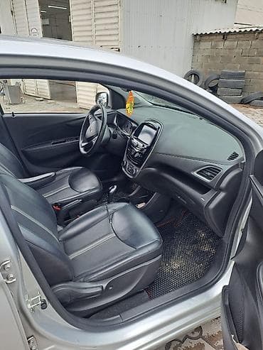 Продажа авто: Chevrolet Spark: 2019 г., 1 л, Автомат, Бензин, Хэтчбэк — 2