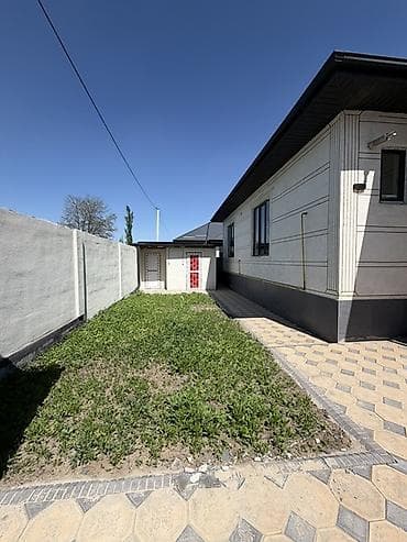 продаю дом с новопавловка: 📍В Ново-Павловке (Бишкек) продается дом на участке, 3,5 соток, 110 — 4