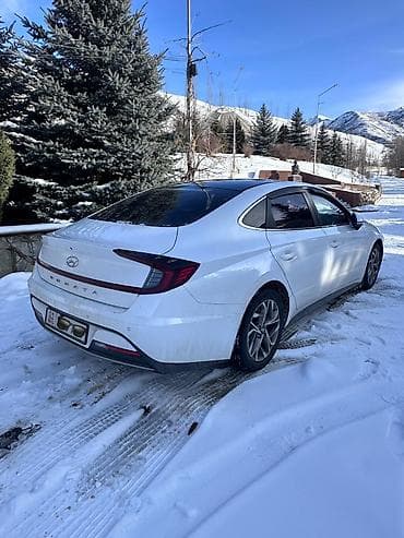 Hyundai Sonata: 2021 г., 2 л, Автомат, Бензин, Седан