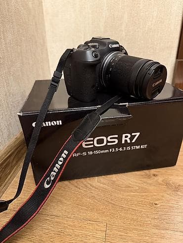 Объектив Canon RF-S 18–150mm f/3.5–6.3 IS STM + карта памяти и