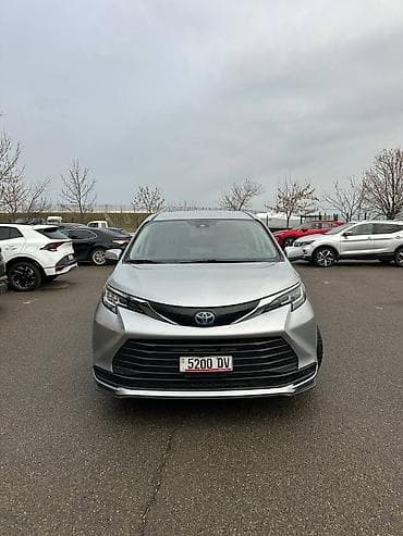 passat b 6: Toyota Sienna: 2021 г., 2.5 л, Гибрид, Минивэн — 5