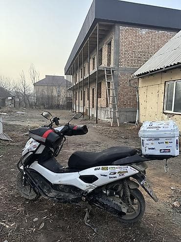 Макси-скутер 175 куб. см, Бензин, Б/у