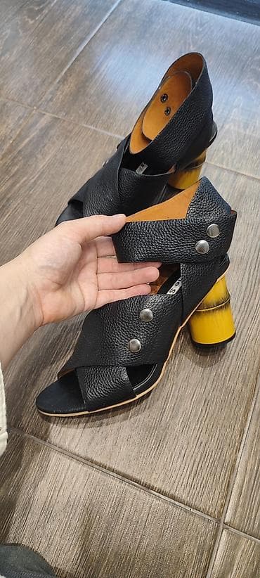 обувь лоферы: Бамбуковые босоножки на каблуке с ремешками от Acne Studios Сделано в — 1