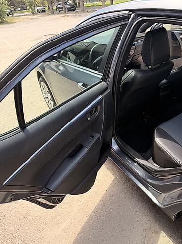 8: Toyota Corolla: 2015 г., 1.8 л, Автомат, Бензин, Седан — 8