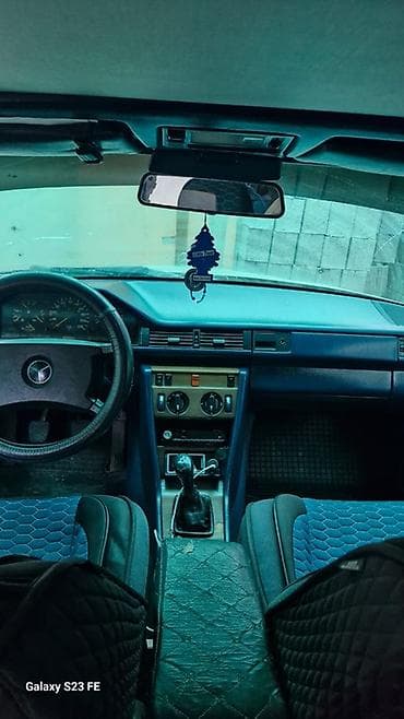 обшивки на спринтер: Mercedes-Benz W124: 1989 г., 2.3 л, Механика, Бензин, Седан — 5