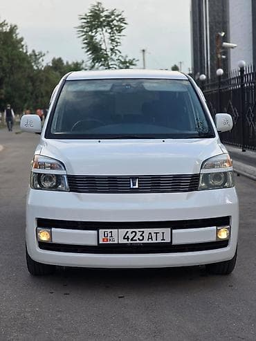 bwb e34: Toyota Voxy: 2003 г., 2 л, Автомат, Бензин, Минивэн — 7