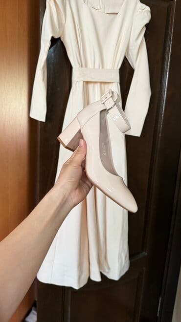 платья на прокат больших размеров: Вечернее платье, Длинная модель, С рукавами, S — 1