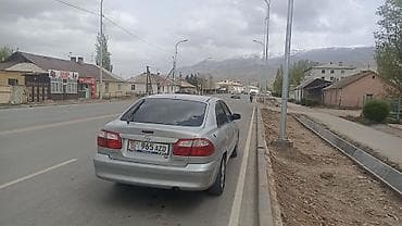 Унаа сатуу: Mazda 626: 2001 г., 2 л, Кол менен иштөөчү, Бензин, Хетчбек — 2