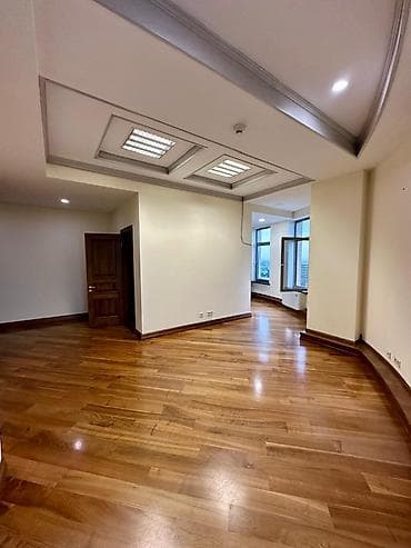 Кыймылсыз мүлк: Кеңселерди ижаралоо, 247 м², Бизнес борборунда, Тоолор көрүнүп турат, Өзүнчө ашканасы менен, Өзүнчө санитардык түйүнү менен — 5
