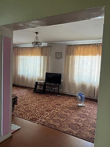 Дома: Дом 9,84 сотки с участком и большим двором. Площадь дома 130 — 4