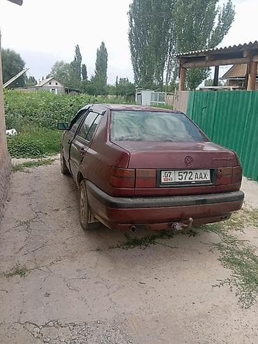 Продажа авто: Volkswagen Vento: 1993 г., Седан — 1