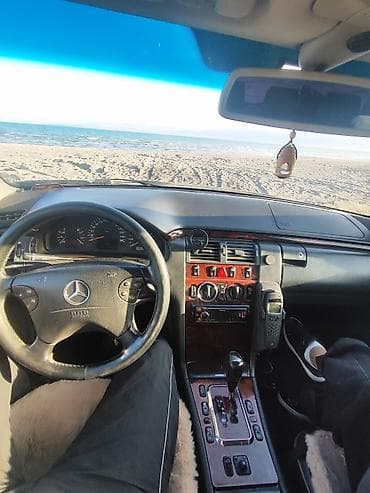 лобовое стекло на мерс 210: Mercedes-Benz — интерьер с классическим деревянным декором и кожей — 4