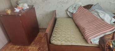 деревянная мебель: Односпальная деревянная кровать классического дизайна. - Размер — 3