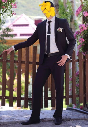 Мужской элегантный костюм в мелкую клетку. Молодежный фасон- рукава