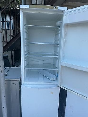 fridge: Холодильник Indesit, Двухкамерный, De frost (капельный) — 2