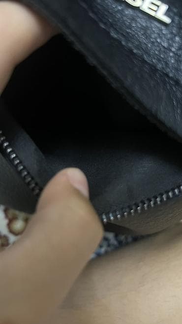 значек: Сумка через плечо Diesel (crossbody) - Материал: черная фактурная — 2