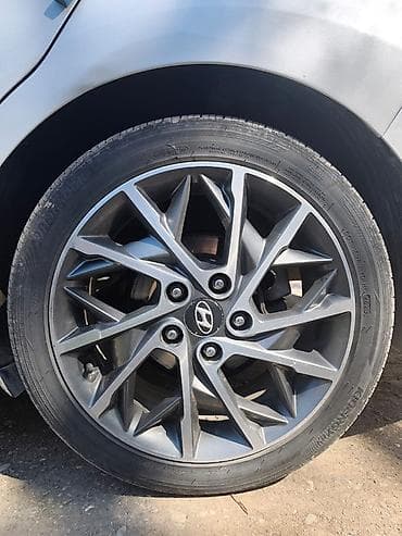 аутбек багажник: Колеса в сборе 215 / 45 / R 17, Всесезонная, Литые, отверстий - 5 — 1