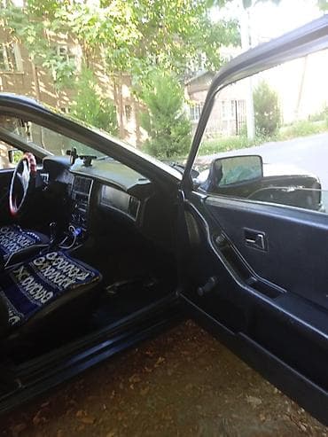 Audi 80: 1990 г., 1.8 л, Механика, Бензин, Седан — 3