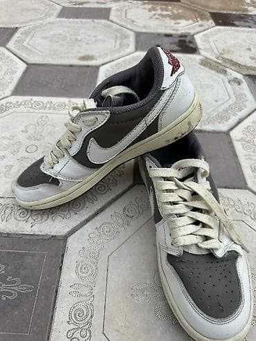 черные вельветовые брюки мужские: Мужские кроссовки, 40, Nike, Б/у, цвет - Серый, Самовывоз — 1