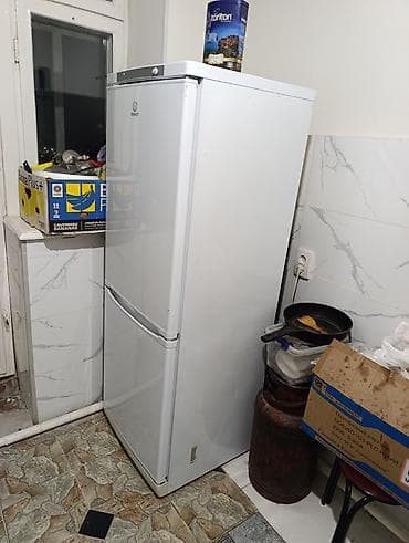 тв зоона: Продается холодильник Indesit, двухкамерный, белый. Особенности: - — 1