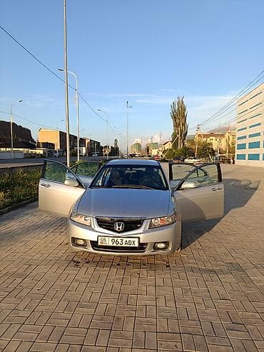 Honda Accord: 2002 г., 2 л, Механика, Бензин, Седан