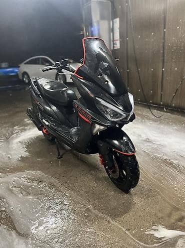 gsx 200: Скутер/макси-скутер 150–200 см³ (визуально класс GT), черный с — 3